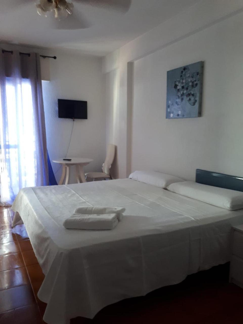 Ancla Beach Apartments 贝纳尔马德纳 外观 照片