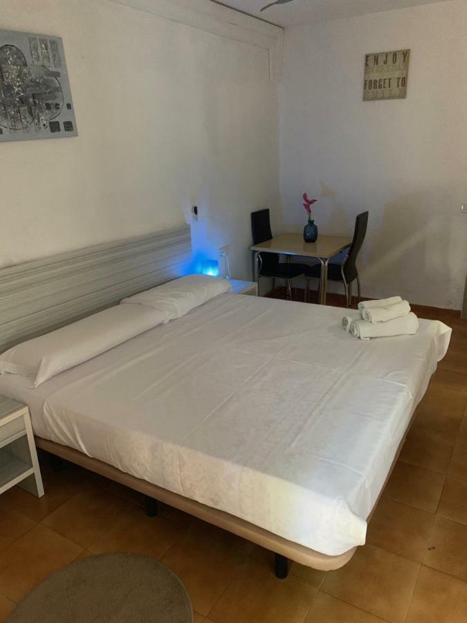 Ancla Beach Apartments 贝纳尔马德纳 外观 照片