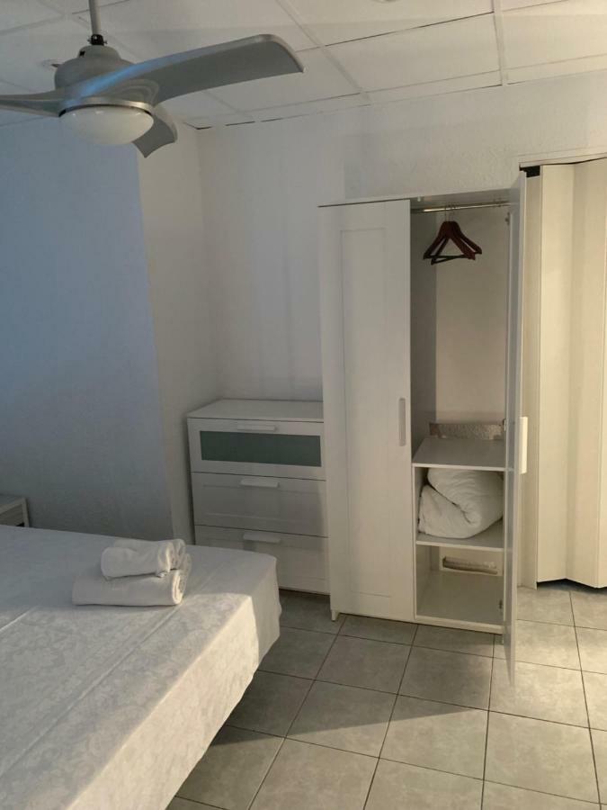 Ancla Beach Apartments 贝纳尔马德纳 外观 照片