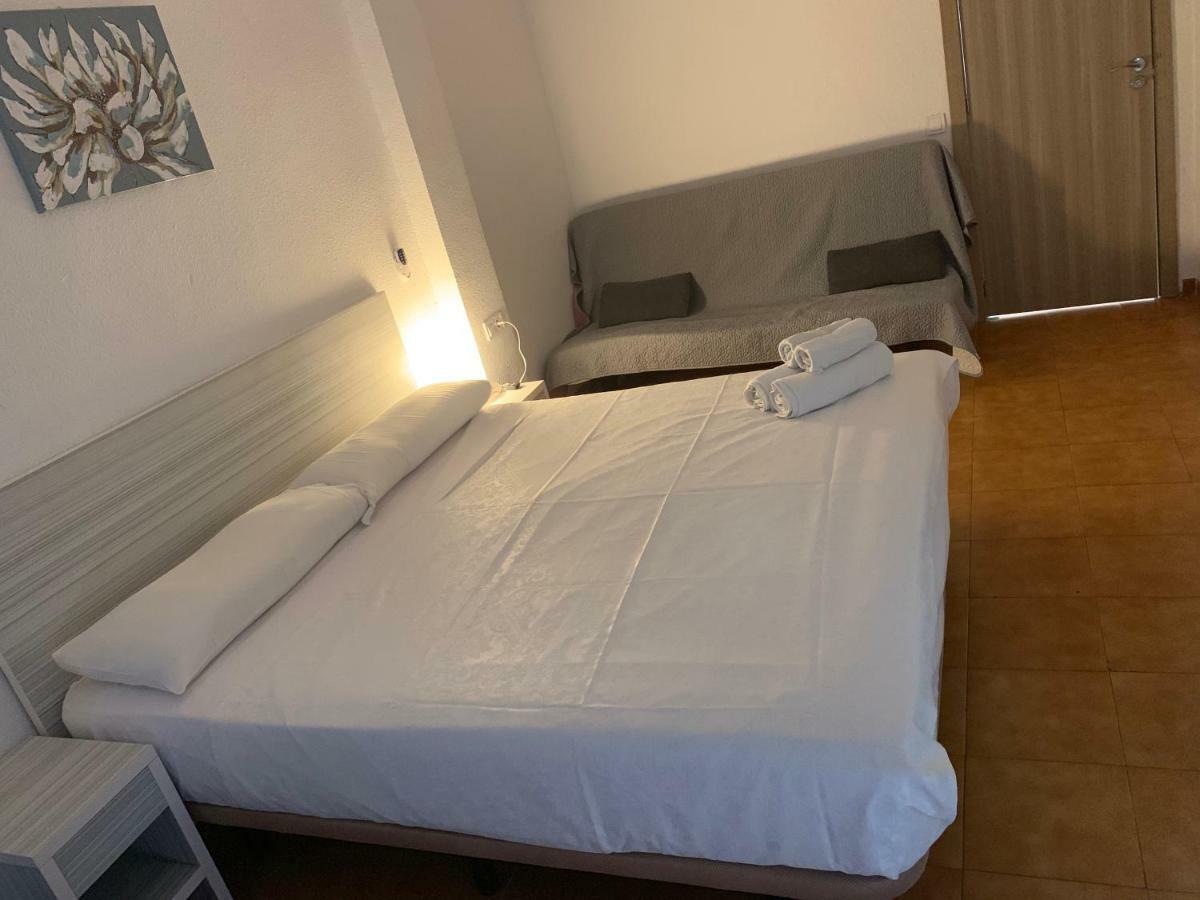 Ancla Beach Apartments 贝纳尔马德纳 外观 照片