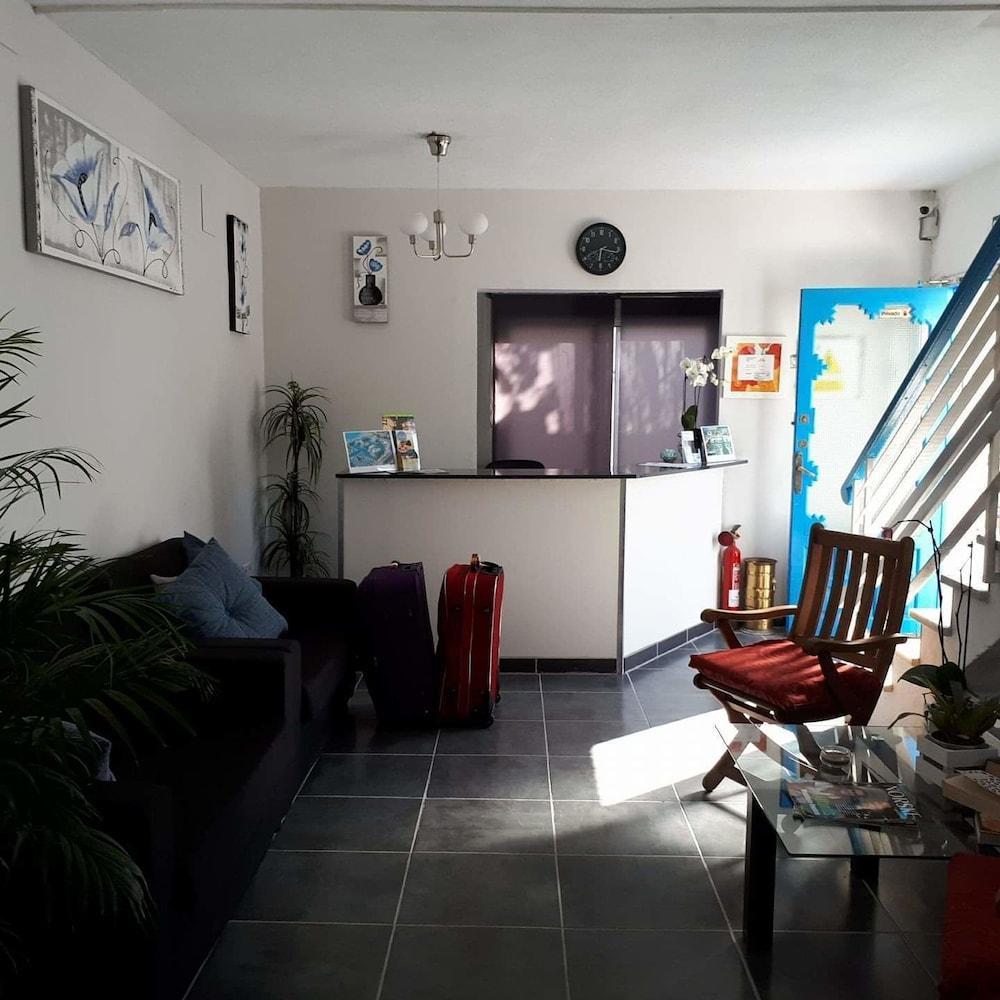 Ancla Beach Apartments 贝纳尔马德纳 外观 照片